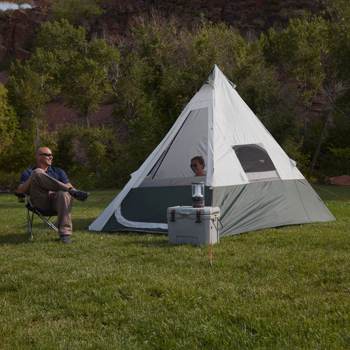 7-Person 1-Room Teepee Tent with Vented Rear Window, Green M4853