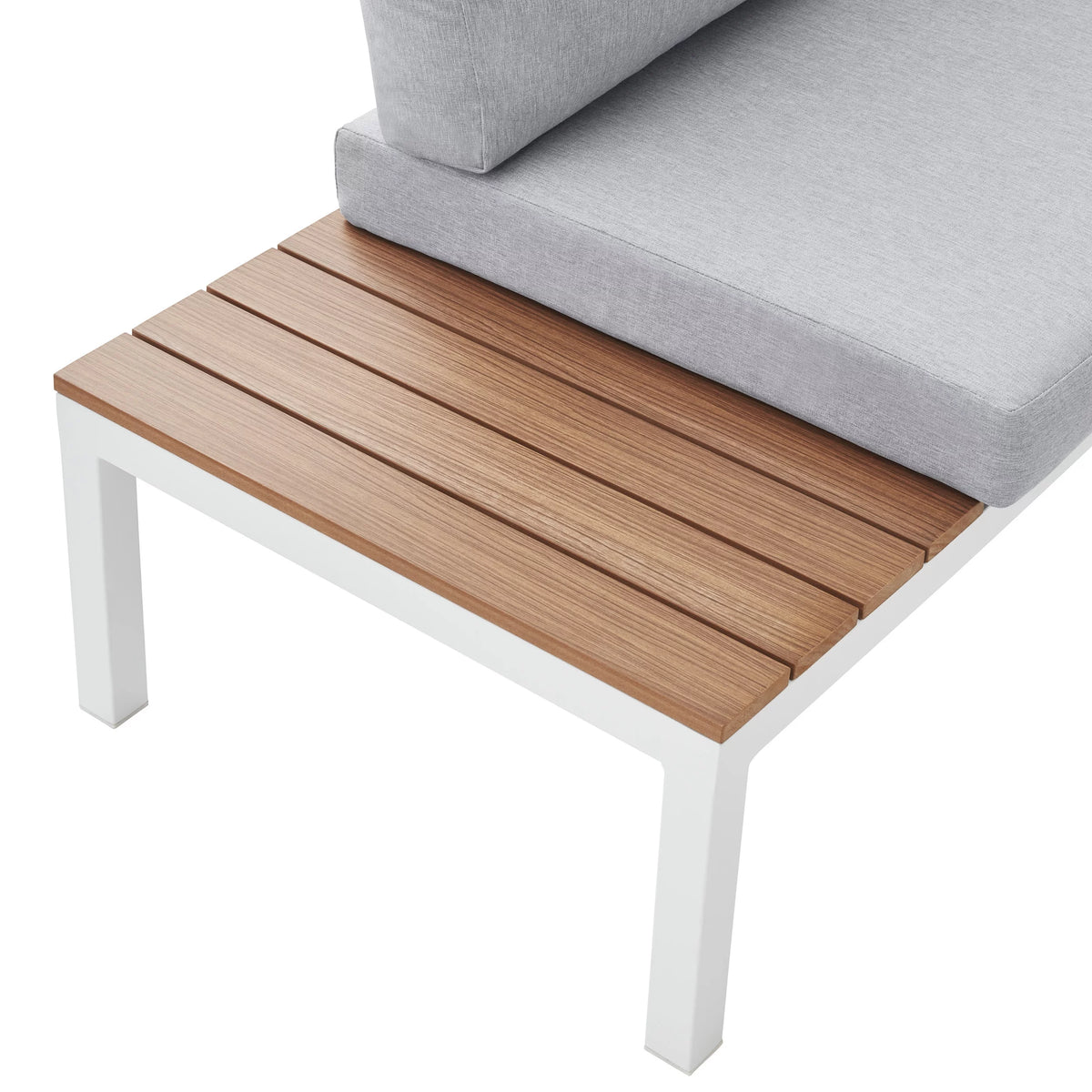 4-Piece Outdoor Chaise Sectional Set with Table D280